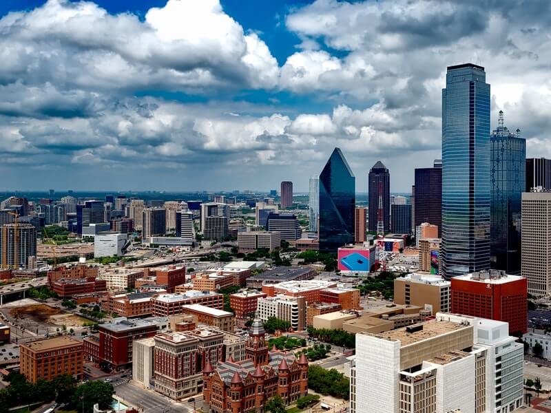 Tech HQ consolidation across two buildings